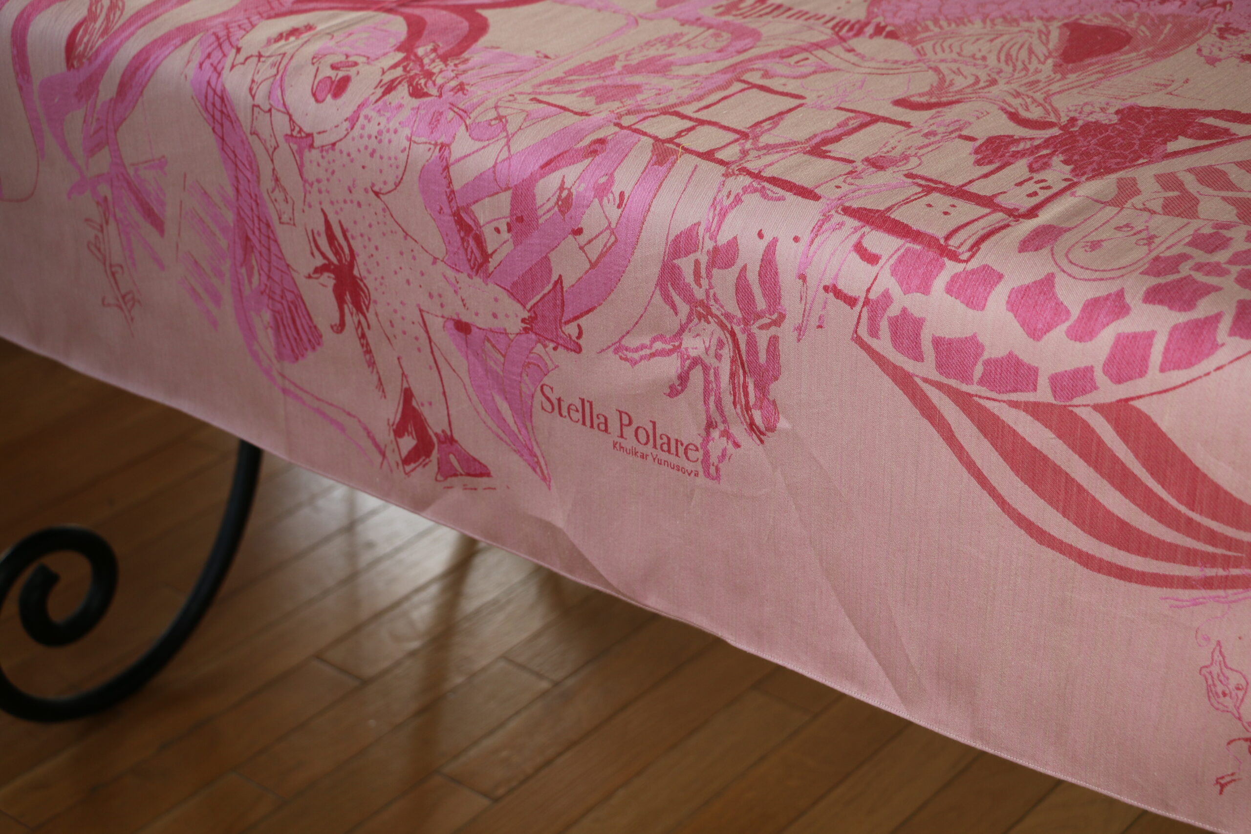 Tablecloth "Minotaure in waters" jacquard drawing rose by Stella Polare - Image 17