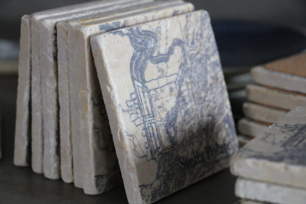 Marble coaster "Joy of open mindneess", drawing on marble by Stella Polare – Image 5